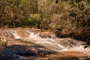 Casa em Bueno Brandão(MG) com Cachoeira Particular